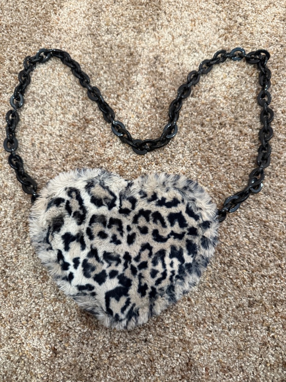 art class Faux Fur Leopard Heart Crossbody Bag in Gray and Black
